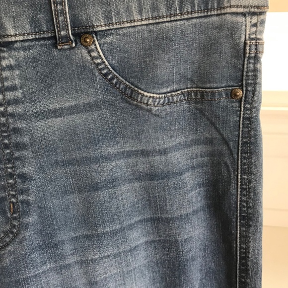 GLORIA VANDERBILT Shape Effect High Rise Flare Jeans Women’s Plus Size 14 - Picture 5 of 16